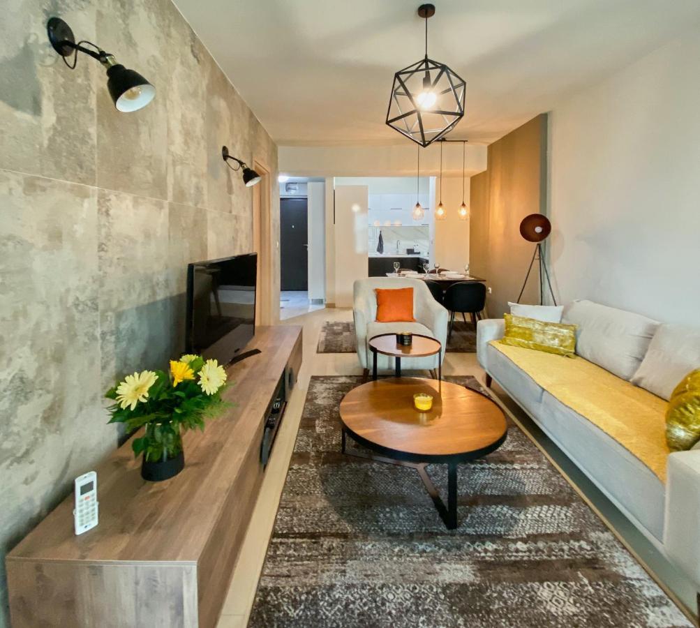 Stylish Apartment, Skopje Centre - Private Parking - Panoramic Views Екстер'єр фото