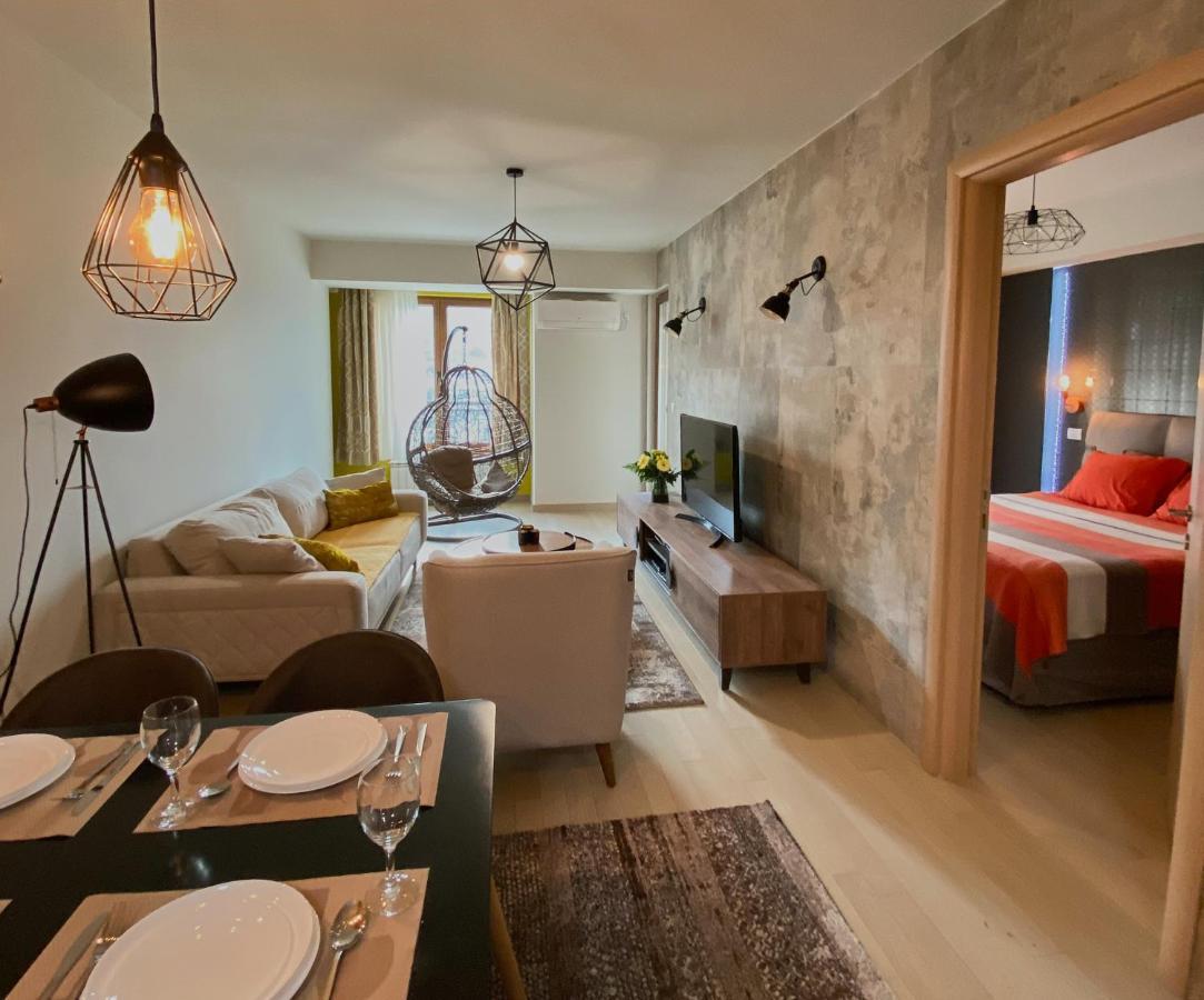 Stylish Apartment, Skopje Centre - Private Parking - Panoramic Views Екстер'єр фото
