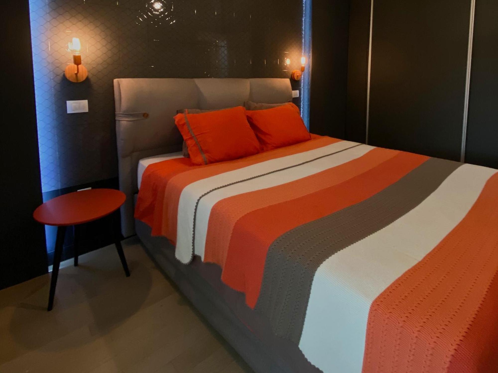 Stylish Apartment, Skopje Centre - Private Parking - Panoramic Views Екстер'єр фото