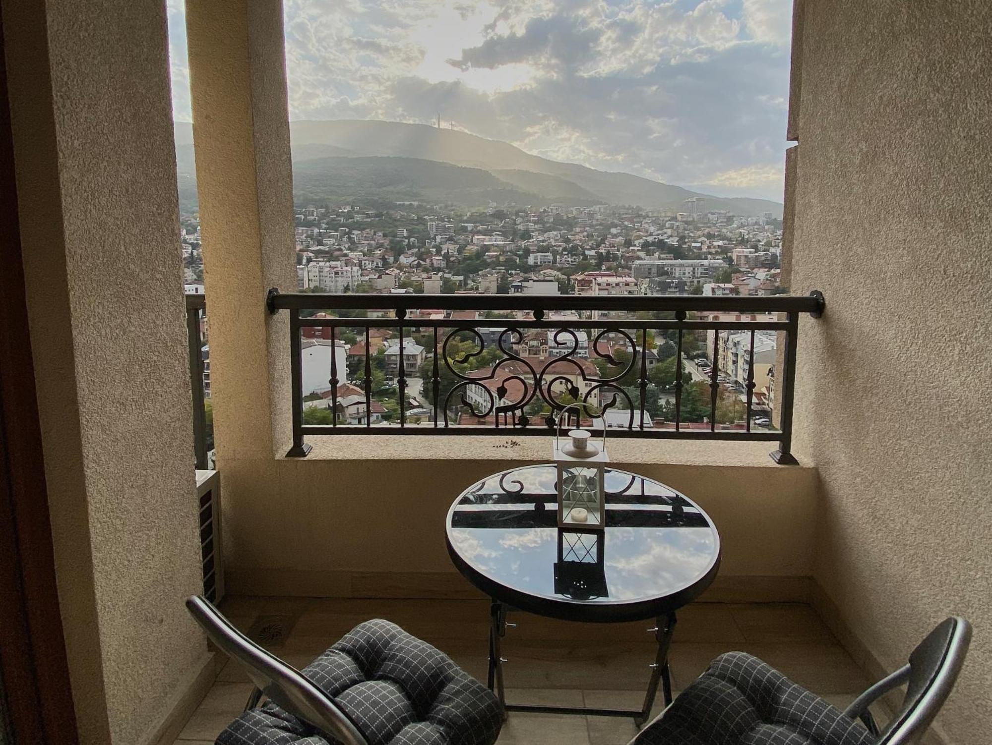 Stylish Apartment, Skopje Centre - Private Parking - Panoramic Views Екстер'єр фото