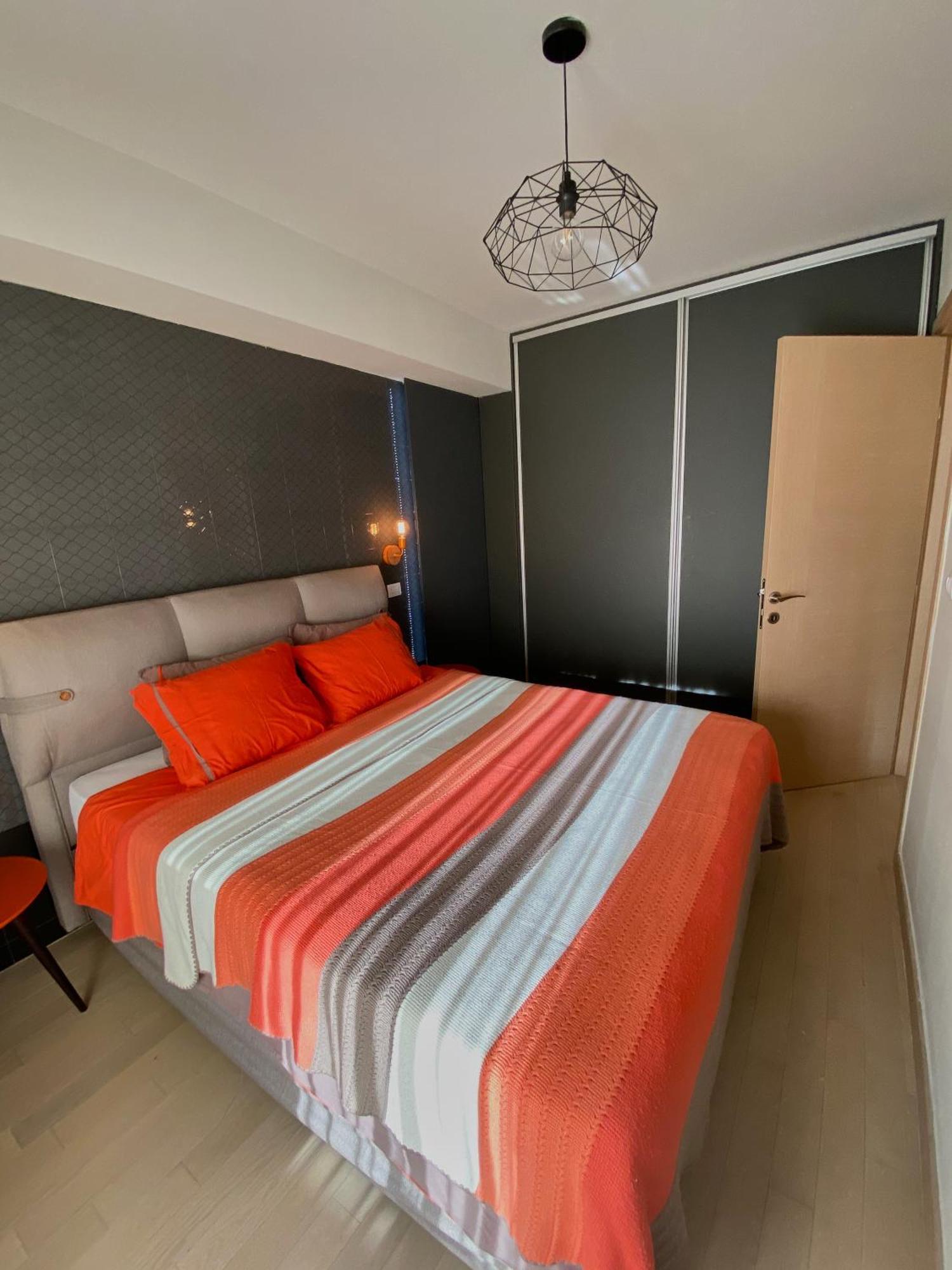 Stylish Apartment, Skopje Centre - Private Parking - Panoramic Views Екстер'єр фото